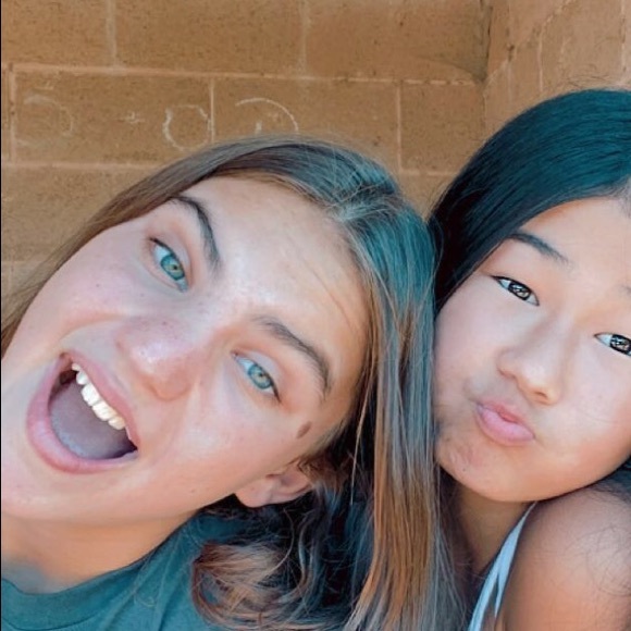 Meet your Posher, Julia - Picture 1 of 1